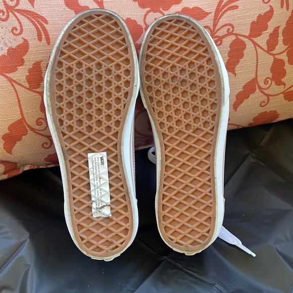 VANS - Picture 3 of 5